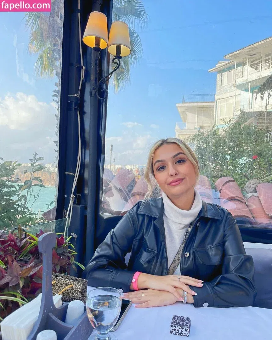 Tina Dehban Onlyfans Photo Gallery 