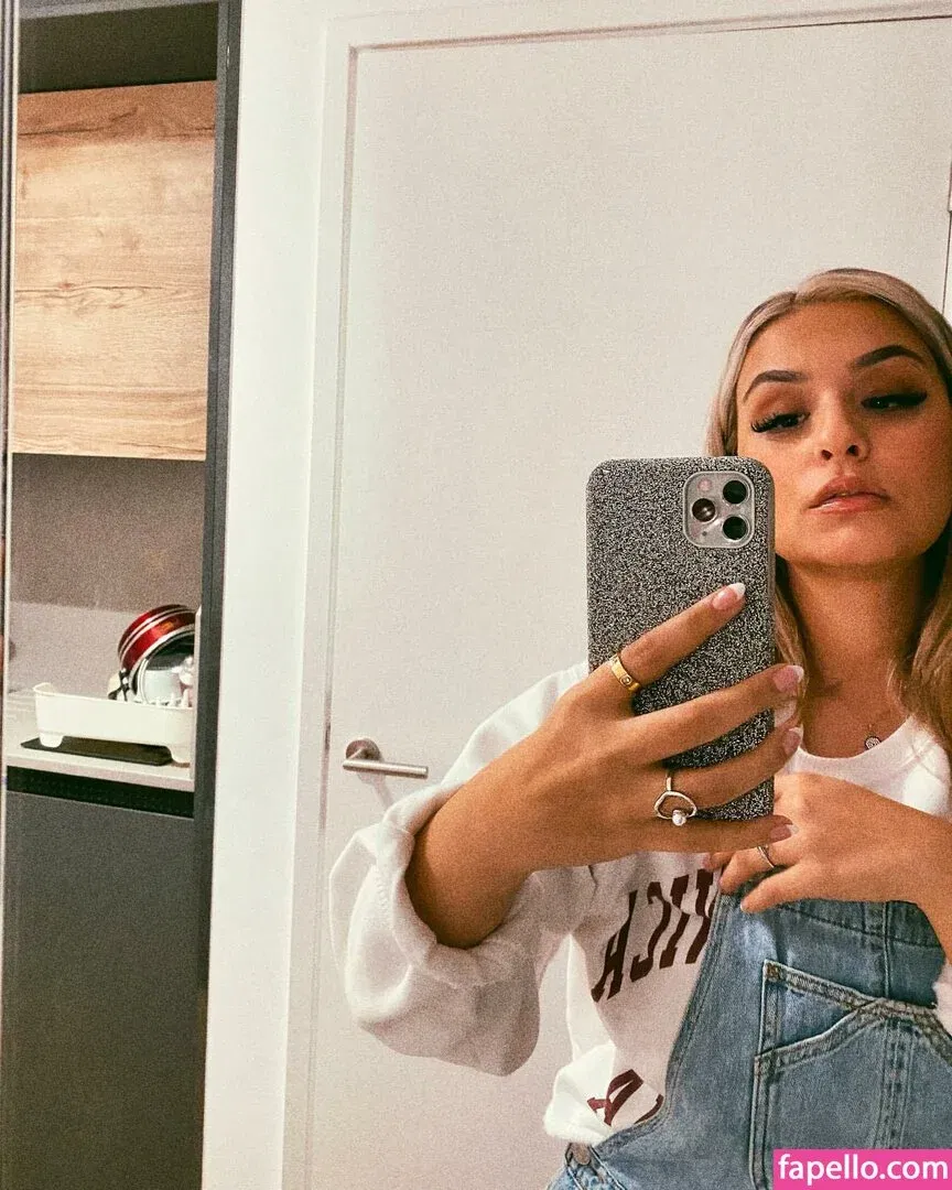 Tina Dehban Onlyfans Photo Gallery 