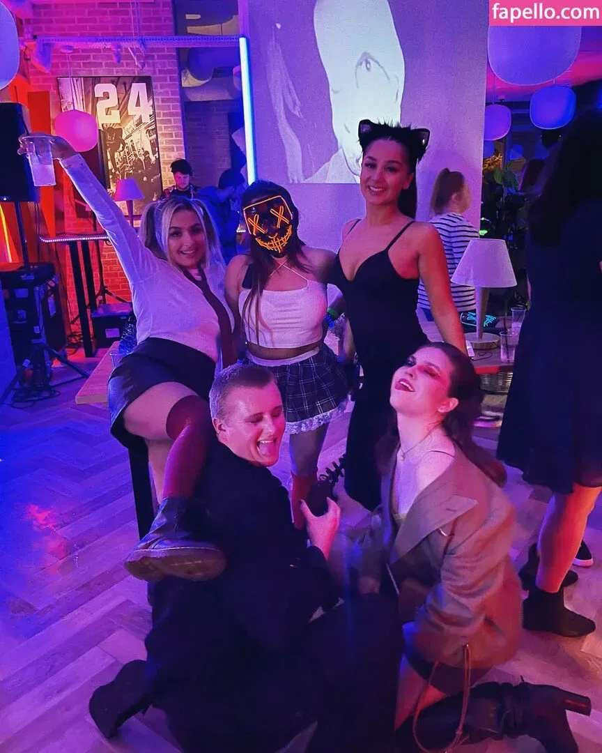 Tina Dehban Onlyfans Photo Gallery 