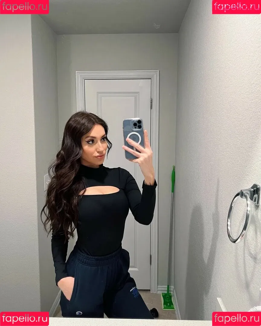 Clara Gomez Onlyfans Photo Gallery 