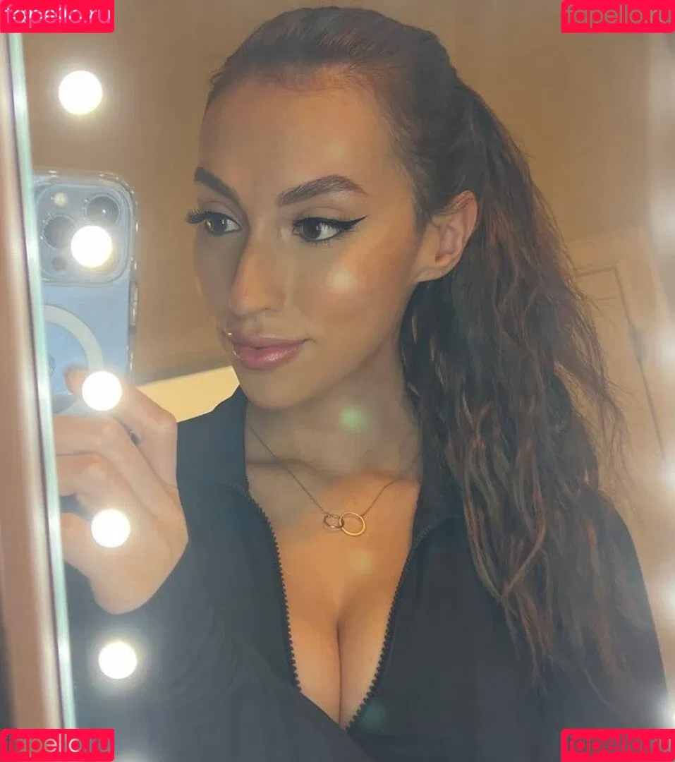 Clara Gomez Onlyfans Photo Gallery 