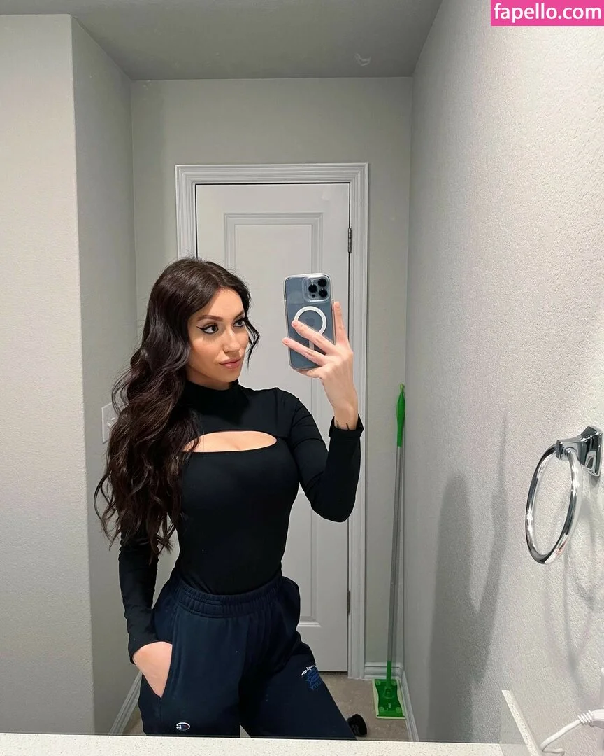 Clara Gomez Onlyfans Photo Gallery 