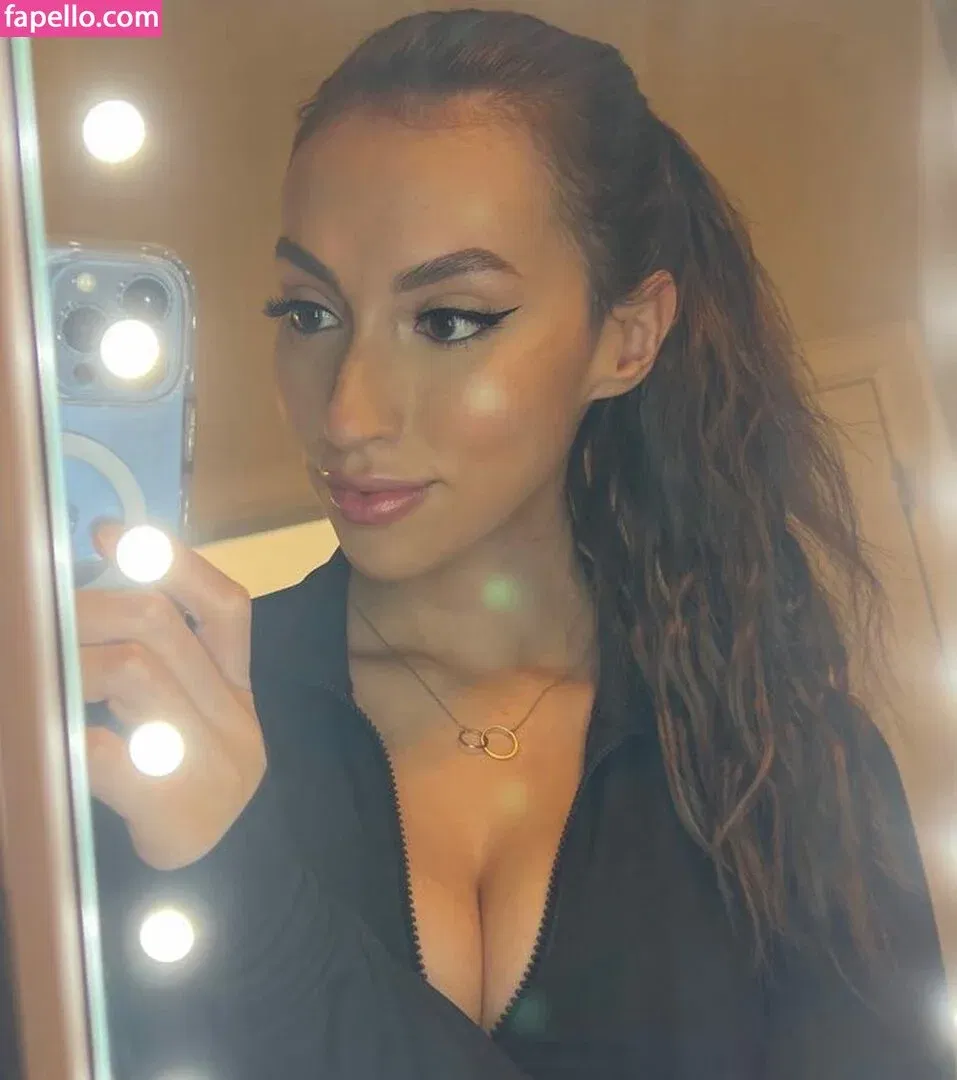 Clara Gomez Onlyfans Photo Gallery 