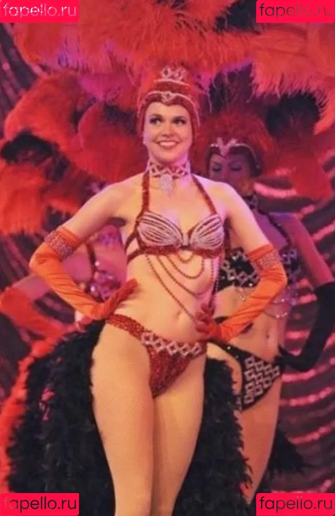 Sutton Foster Onlyfans Photo Gallery 