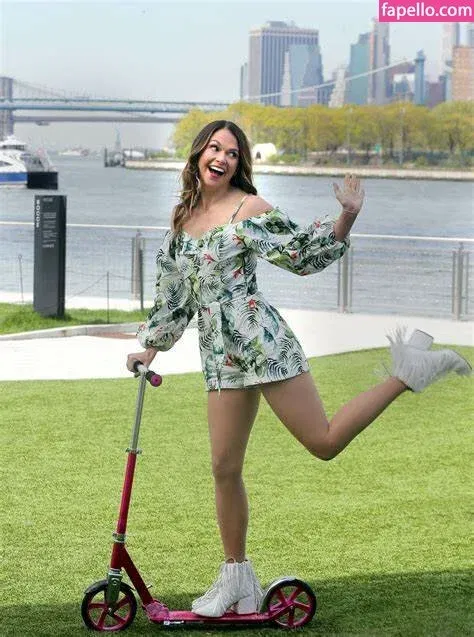 Sutton Foster Onlyfans Photo Gallery 