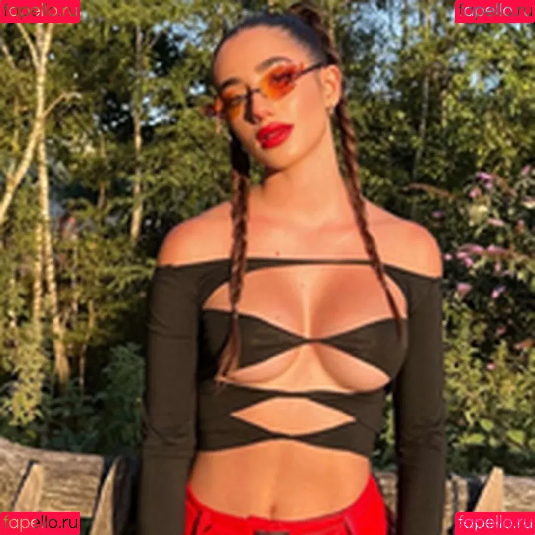 Lola Lolita Onlyfans Photo Gallery 