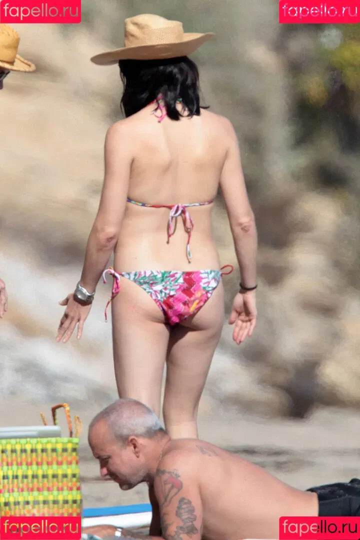 Selma Blair Onlyfans Photo Gallery 