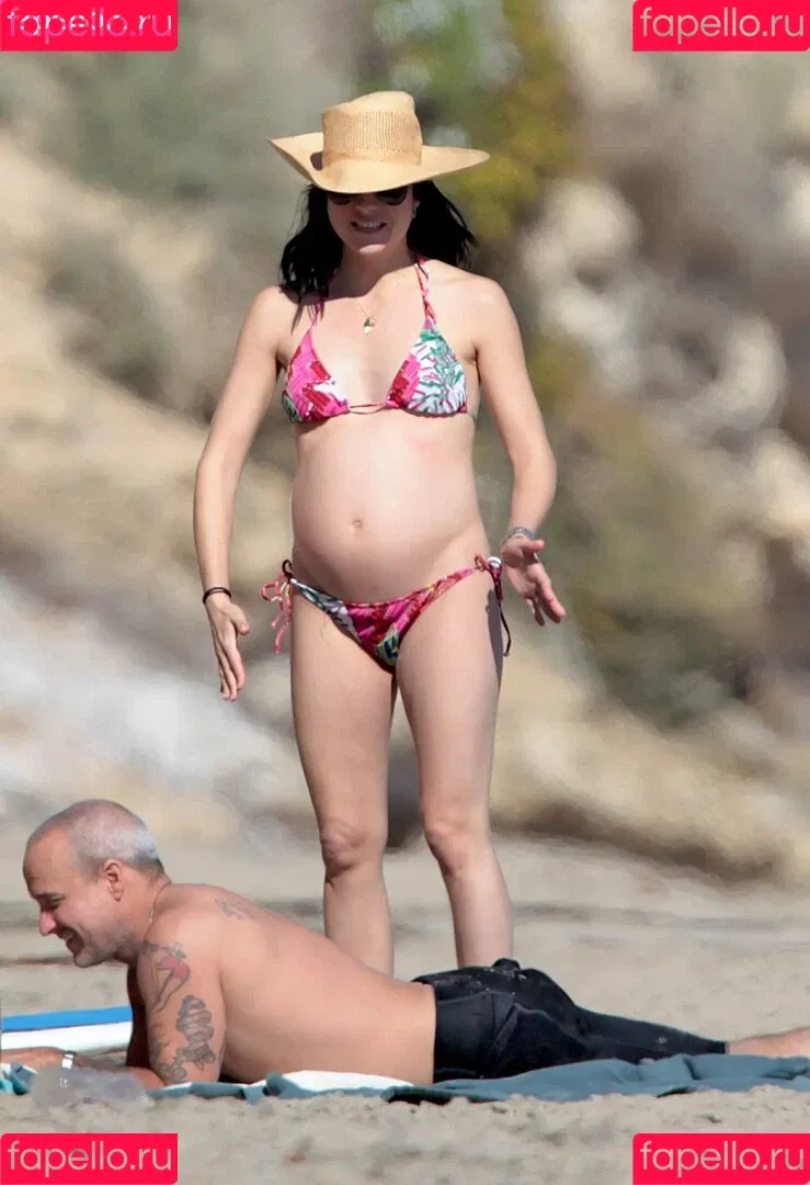 Selma Blair Onlyfans Photo Gallery 