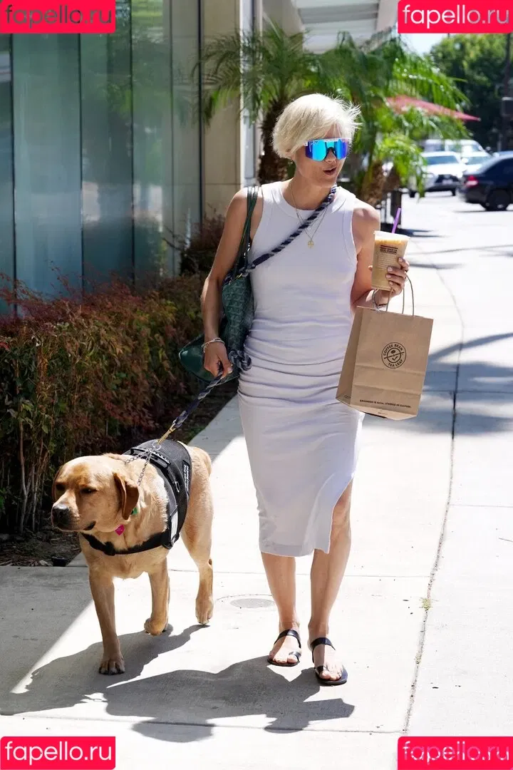 Selma Blair Onlyfans Photo Gallery 