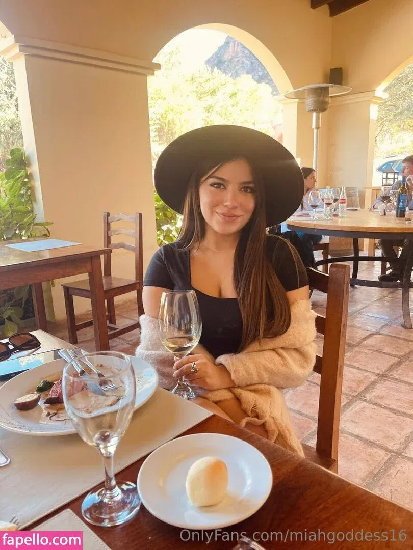 miahgoddess16 Onlyfans Photo Gallery 