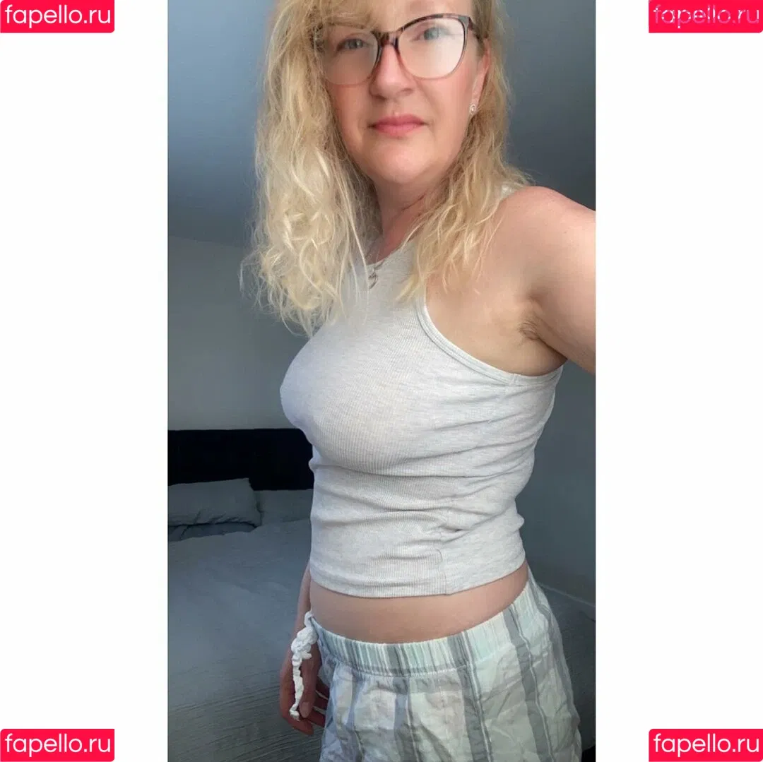 Milf Shelley Onlyfans Photo Gallery 
