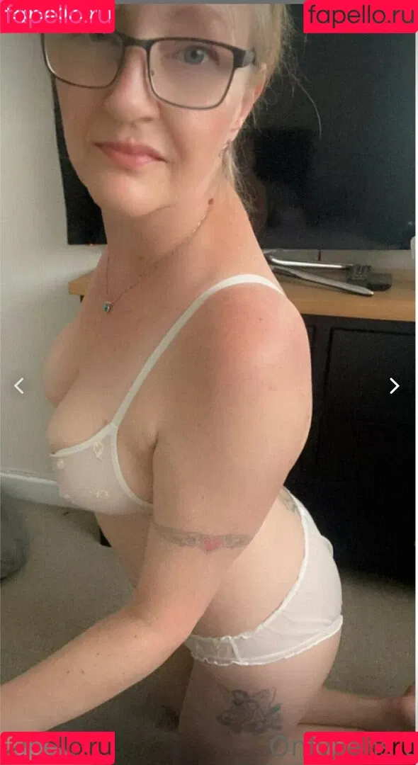 Milf Shelley Onlyfans Photo Gallery 