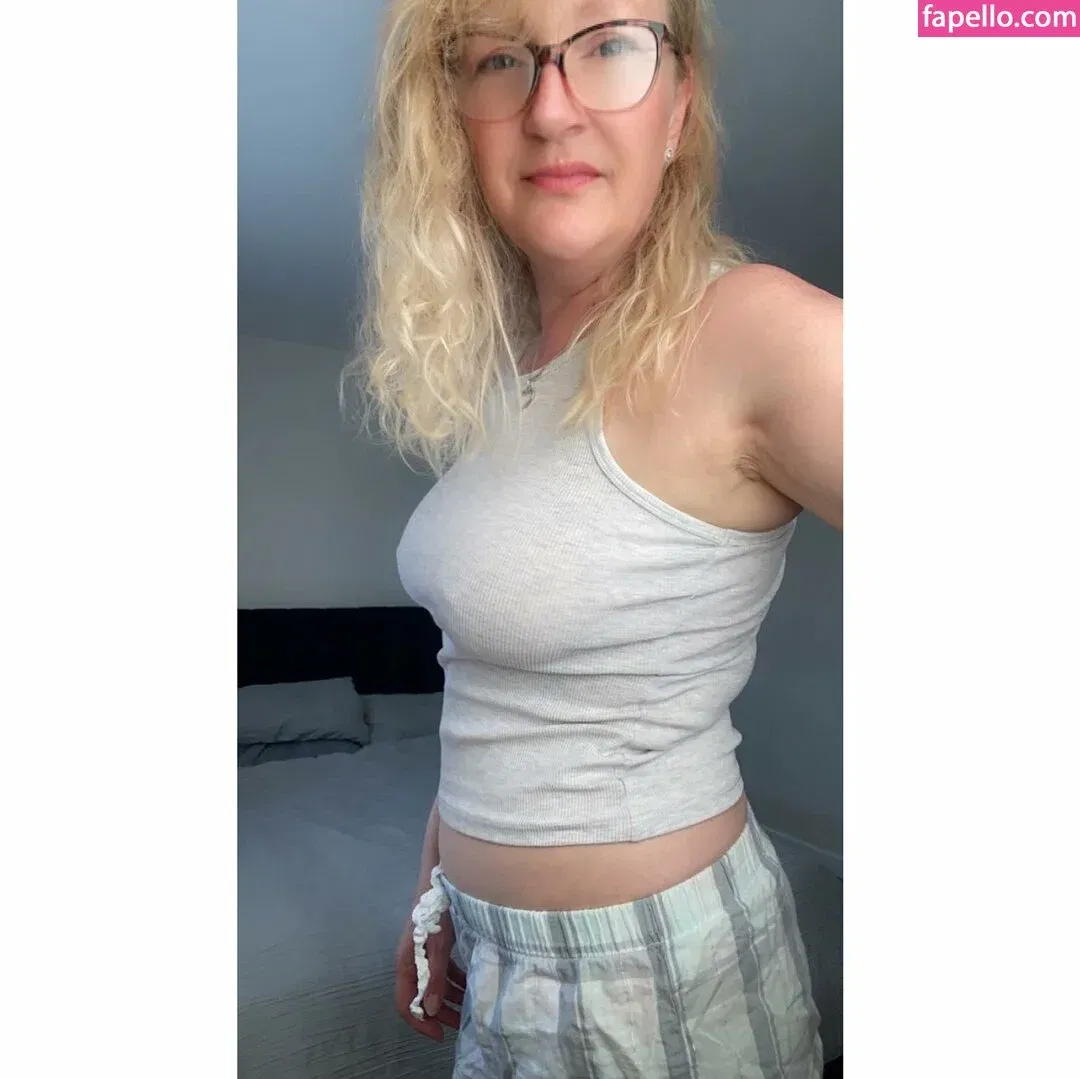 Milf Shelley Onlyfans Photo Gallery 