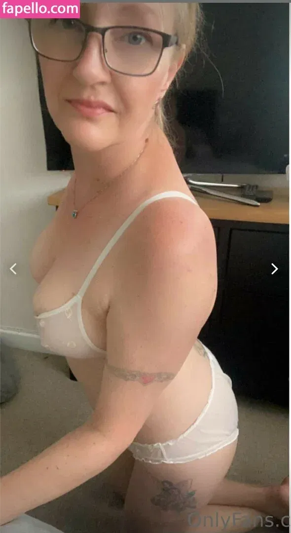 Milf Shelley Onlyfans Photo Gallery 