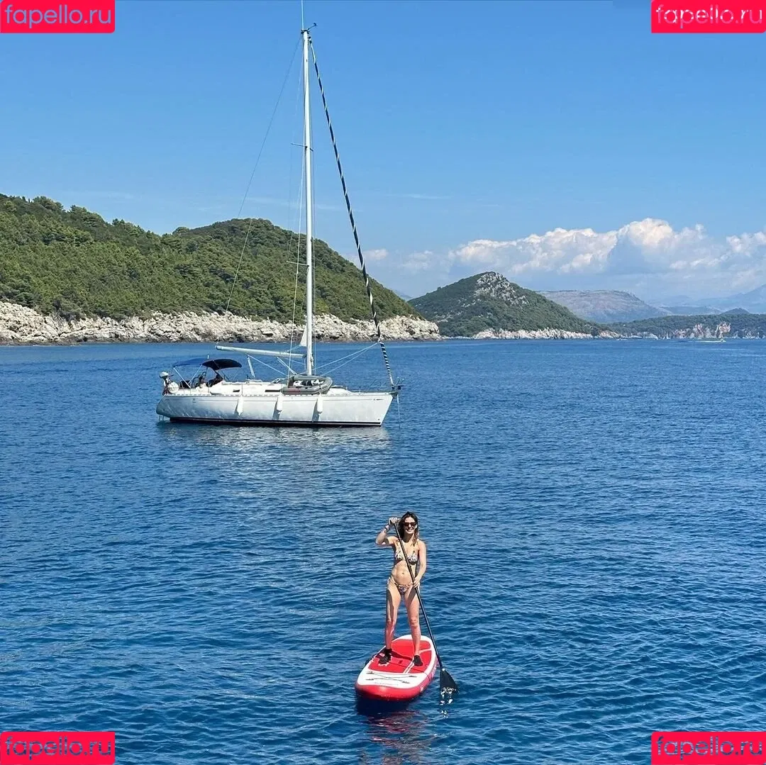 Funda Vanroy Onlyfans Photo Gallery 