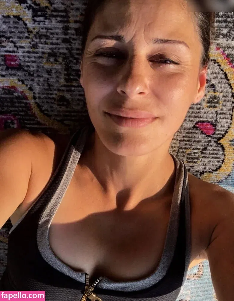 Funda Vanroy Onlyfans Photo Gallery 