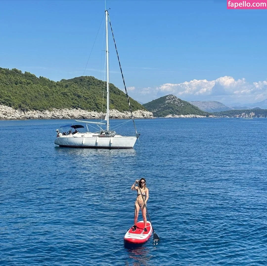 Funda Vanroy Onlyfans Photo Gallery 