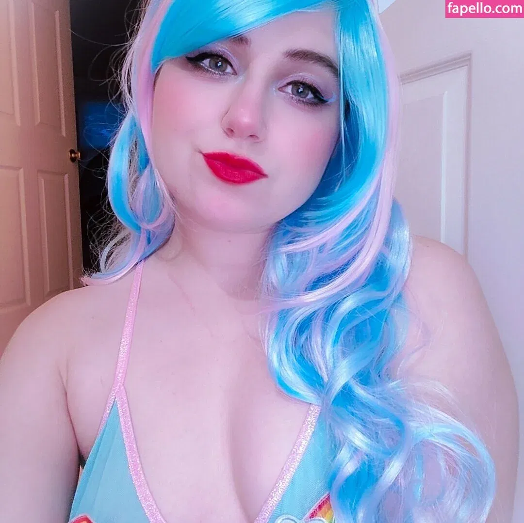 elladonella-free Onlyfans Photo Gallery 