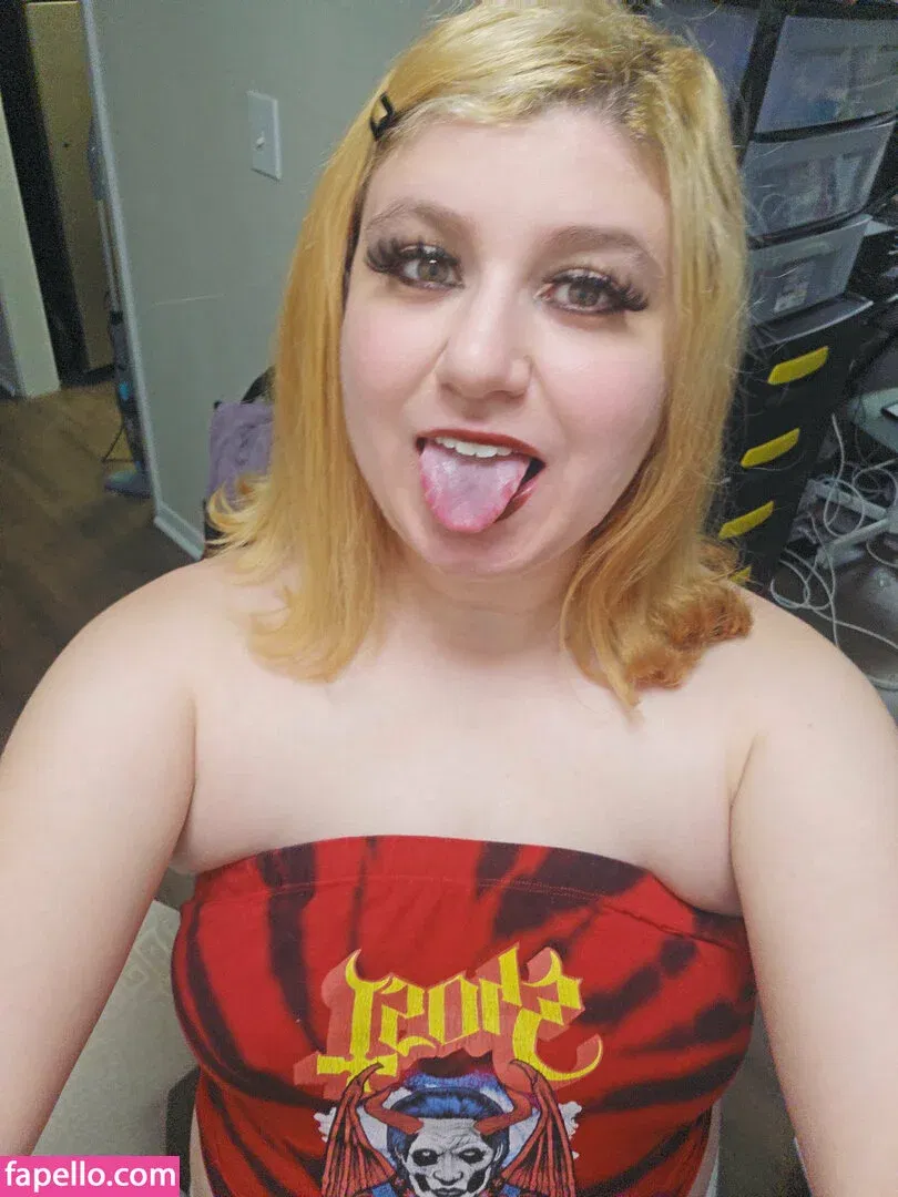 elladonella-free Onlyfans Photo Gallery 