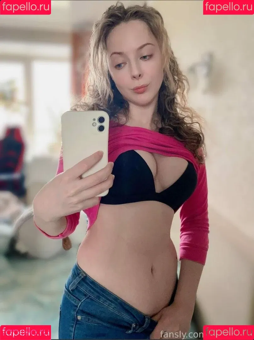 Mayweda Cosplay Onlyfans Photo Gallery 