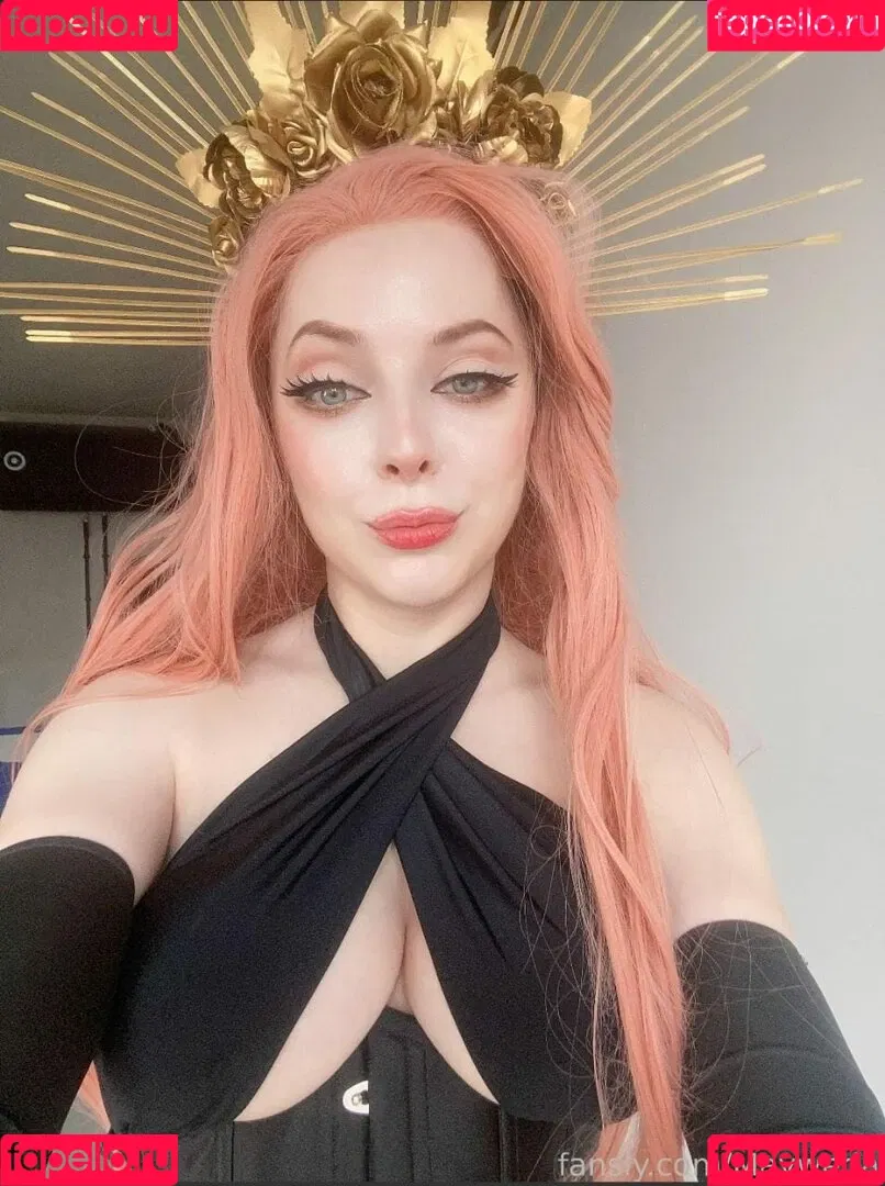 Mayweda Cosplay Onlyfans Photo Gallery 