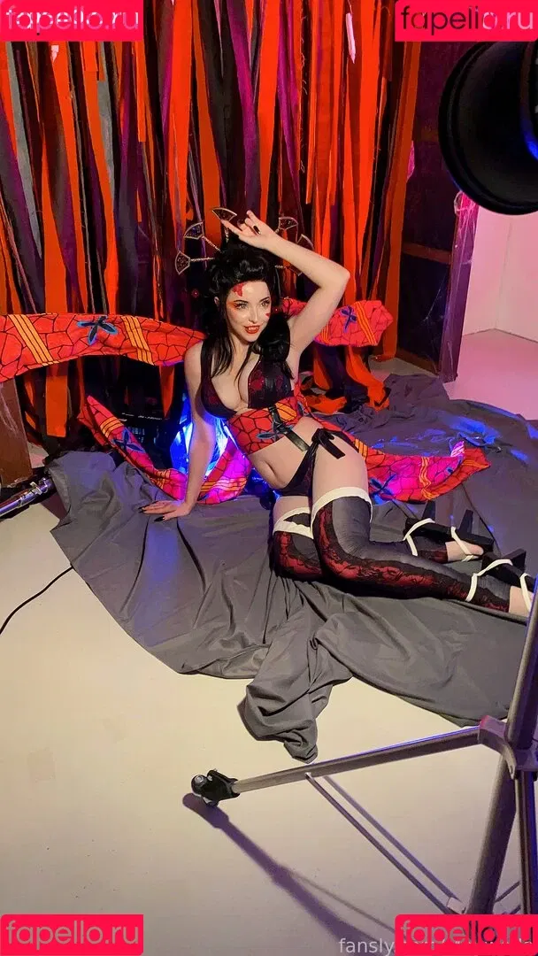 Mayweda Cosplay Onlyfans Photo Gallery 