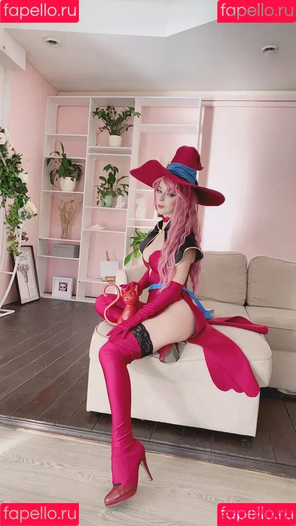 Mayweda Cosplay Onlyfans Photo Gallery 