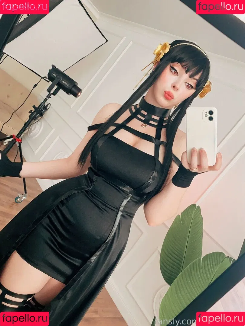 Mayweda Cosplay Onlyfans Photo Gallery 