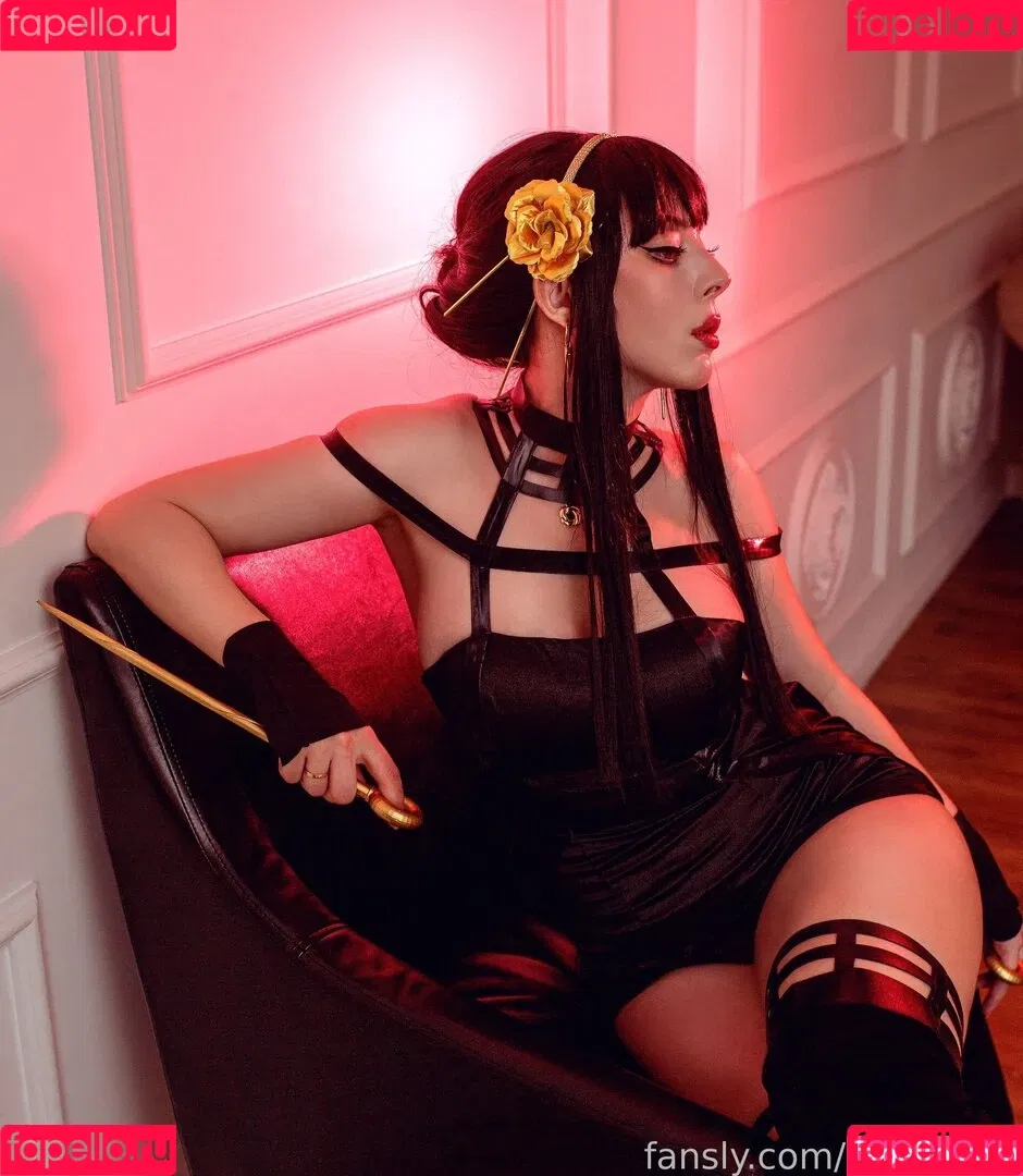 Mayweda Cosplay Onlyfans Photo Gallery 