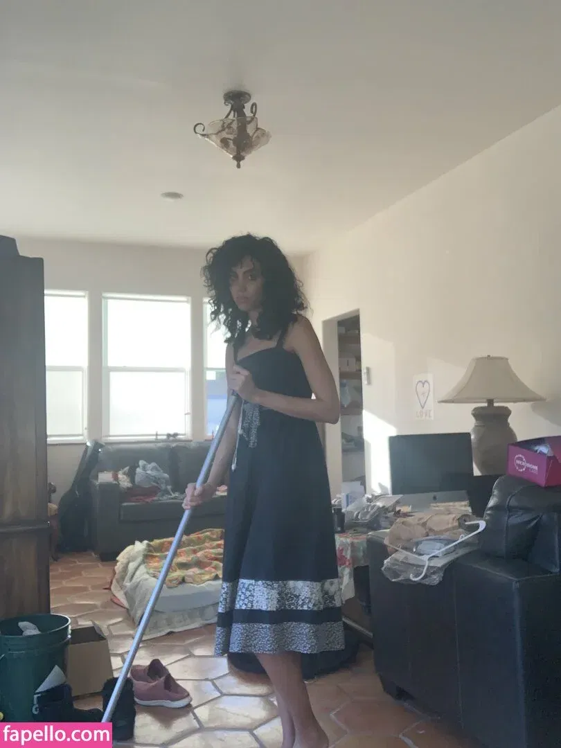 BimboUbermensch Onlyfans Photo Gallery 