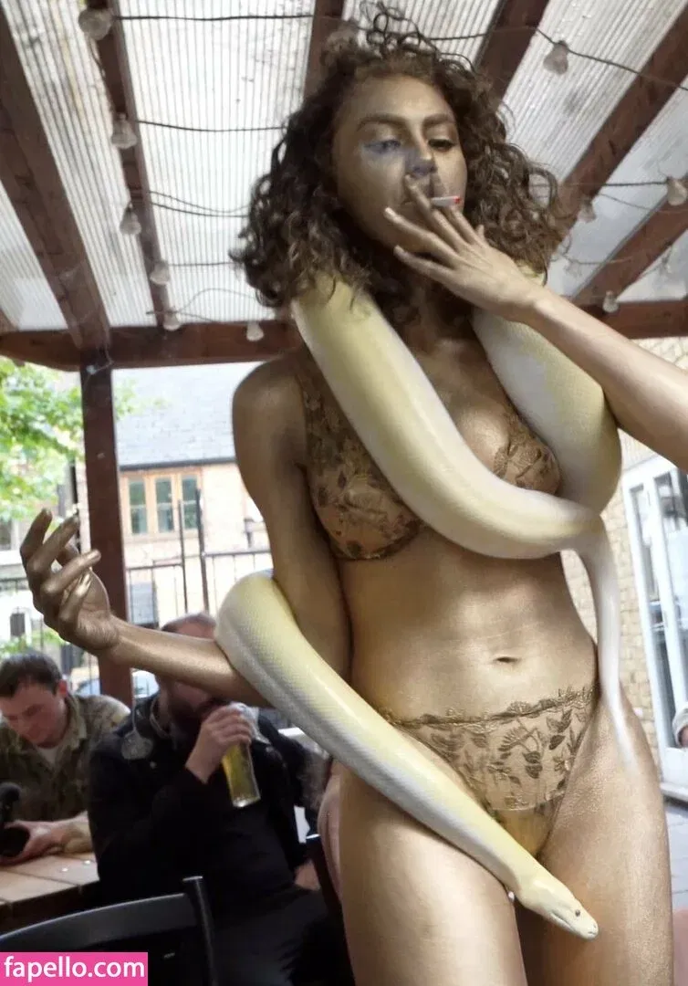 BimboUbermensch Onlyfans Photo Gallery 