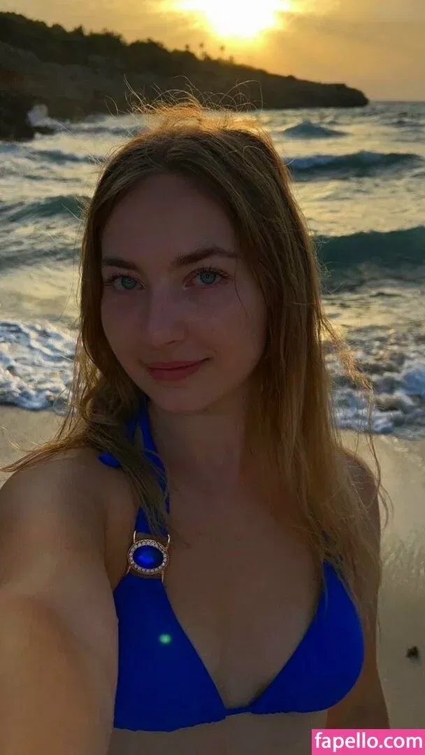 Christinexxe Onlyfans Photo Gallery 