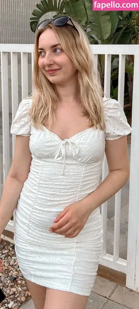 Christinexxe Onlyfans Photo Gallery 