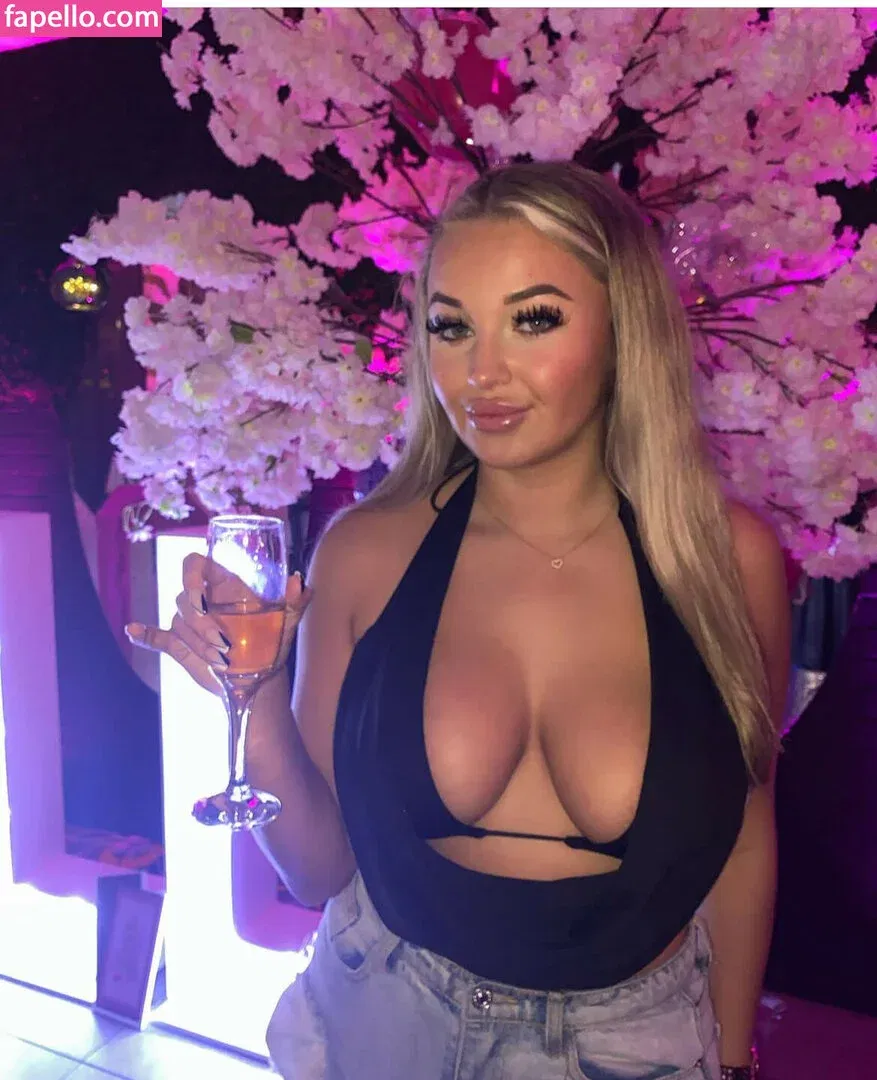 Tasha Moore Onlyfans Photo Gallery 