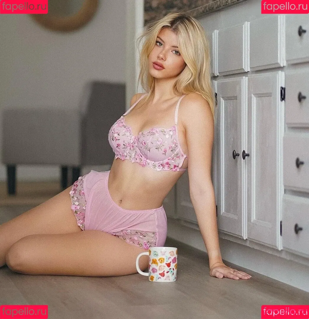 Gabi Ciamp Onlyfans Photo Gallery 