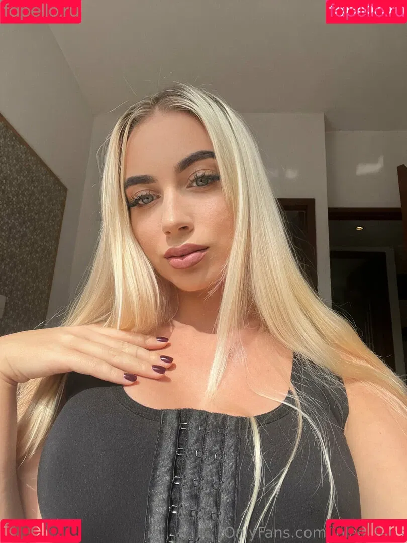 lolaa_fansvip Onlyfans Photo Gallery 