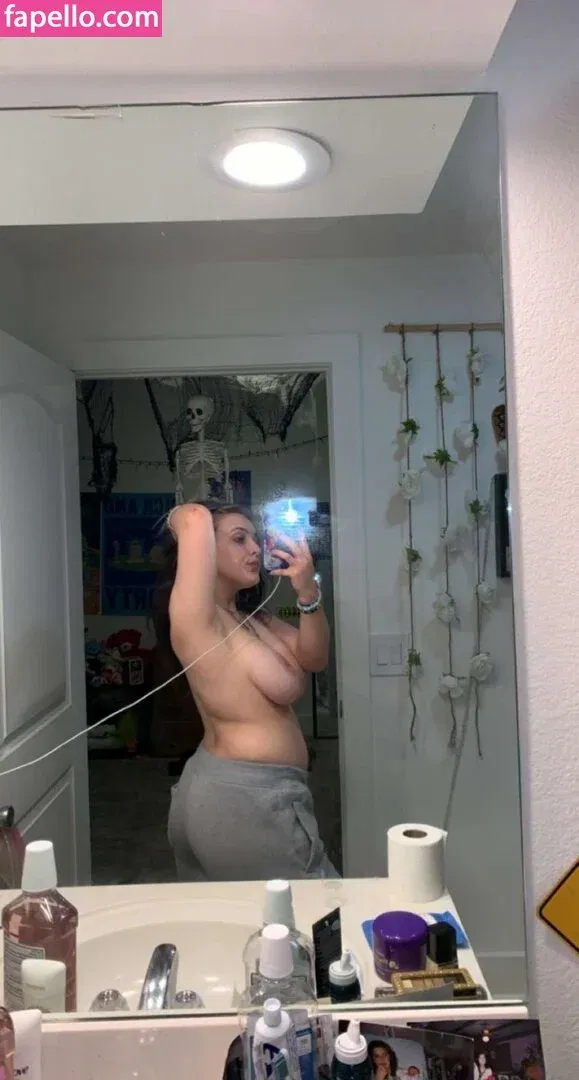 Thick Snapchat Slut Onlyfans Photo Gallery 