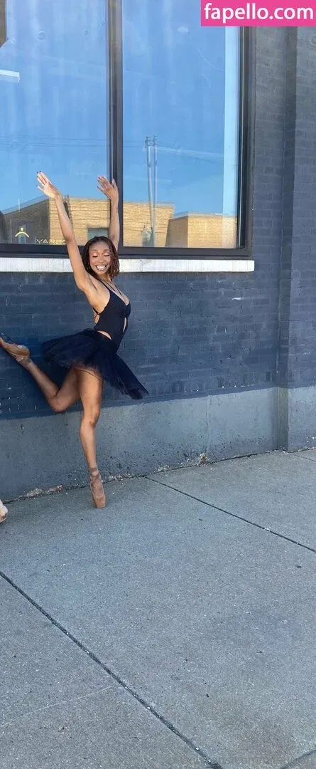 niaaliyah Onlyfans Photo Gallery 