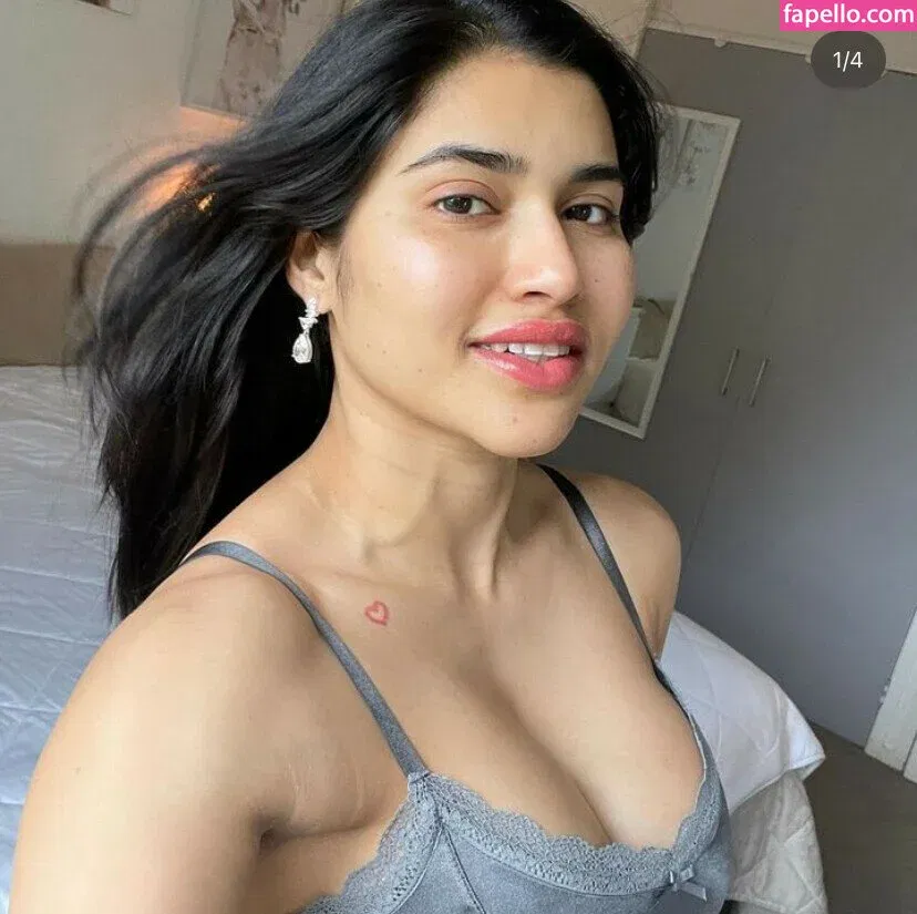 Ravina Patel Onlyfans Photo Gallery 