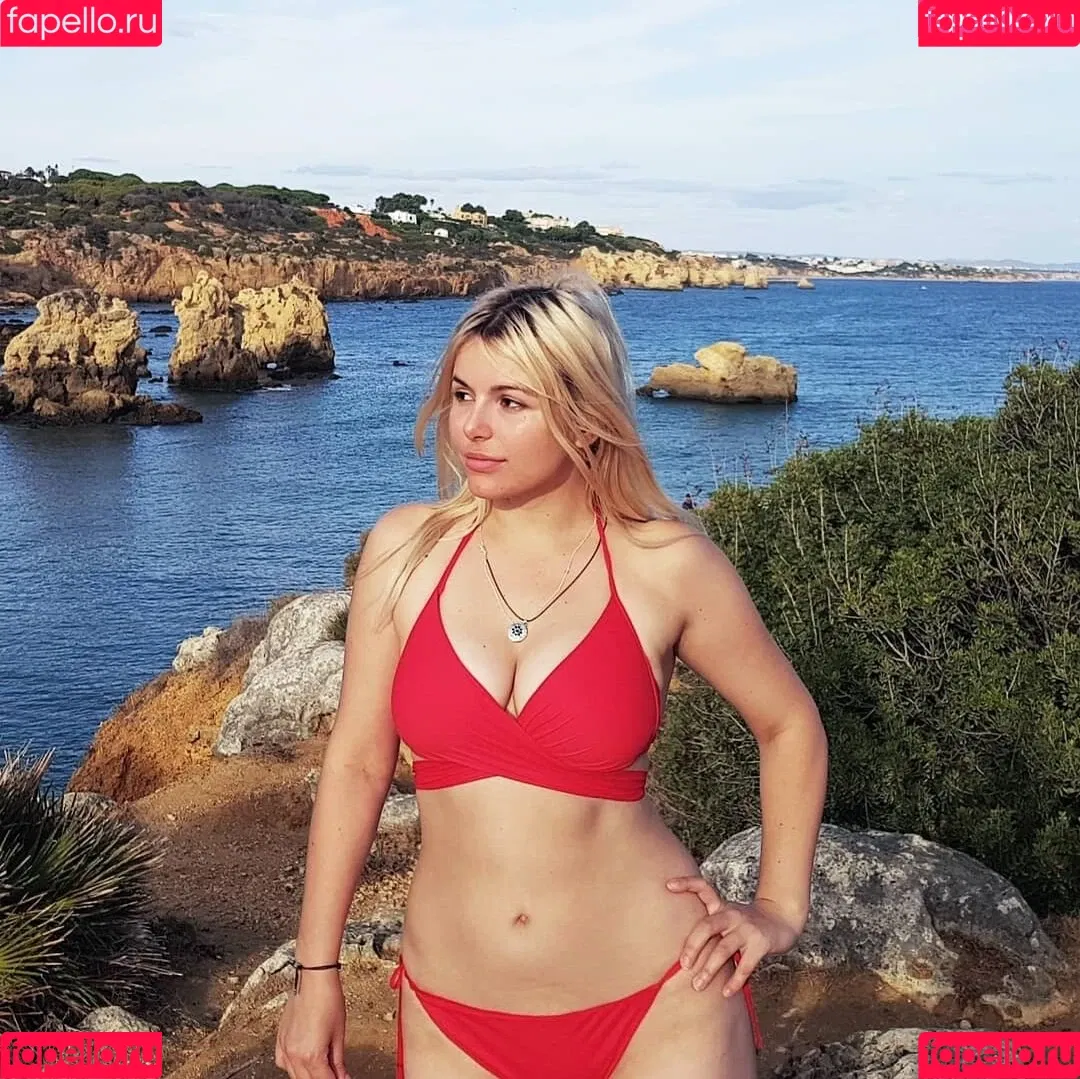 DonaSpock Onlyfans Photo Gallery 