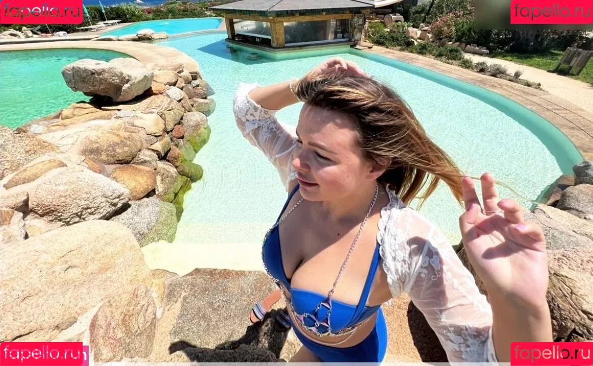 DonaSpock Onlyfans Photo Gallery 
