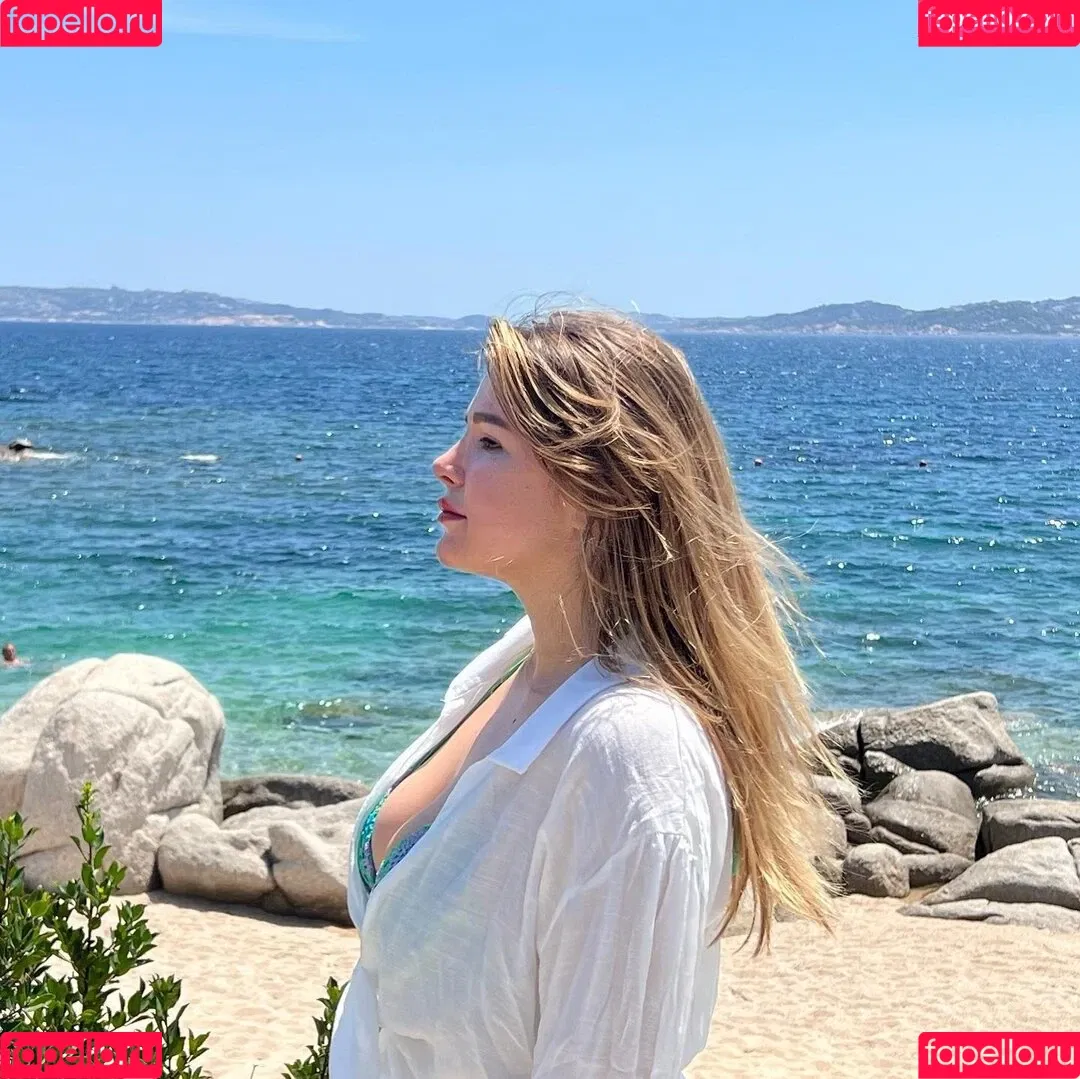 DonaSpock Onlyfans Photo Gallery 