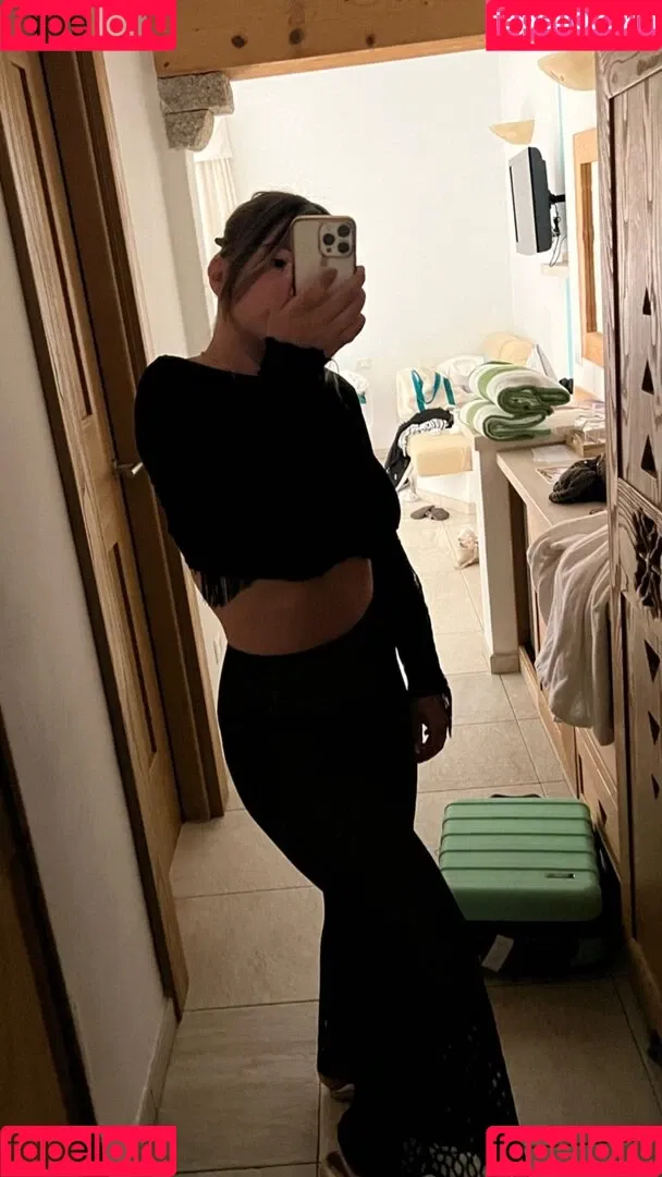 DonaSpock Onlyfans Photo Gallery 