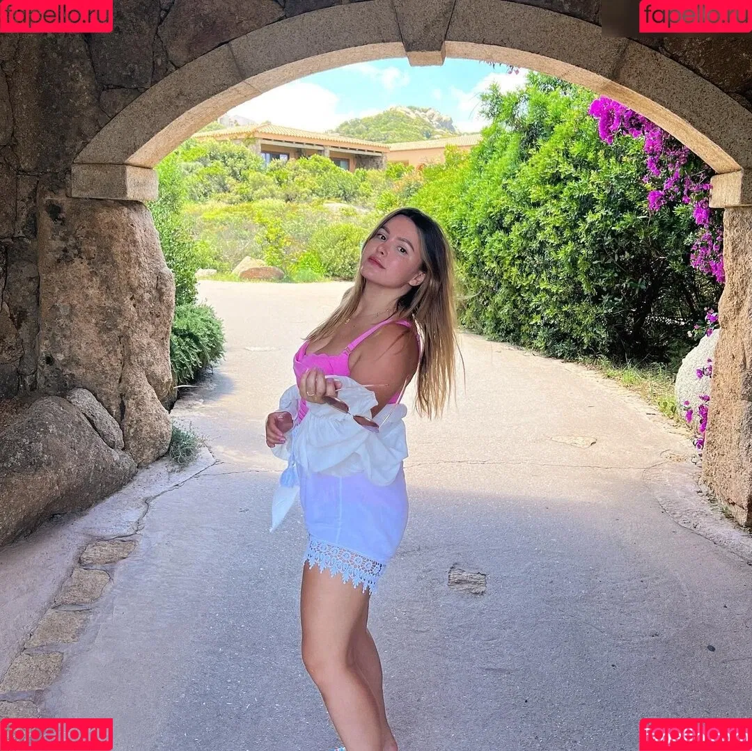 DonaSpock Onlyfans Photo Gallery 