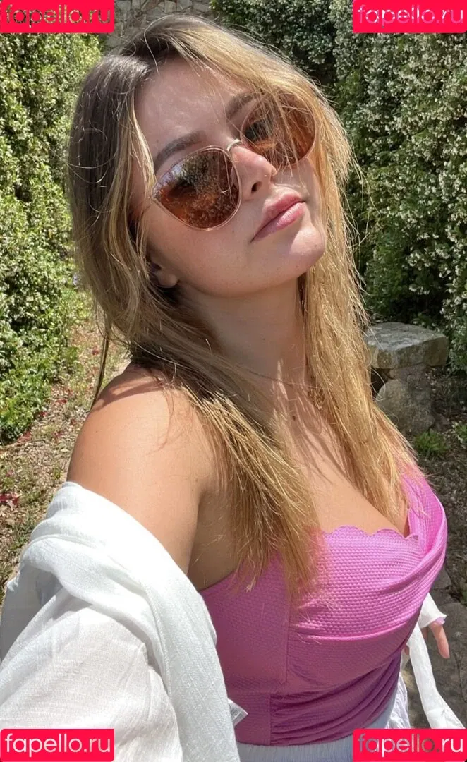 DonaSpock Onlyfans Photo Gallery 