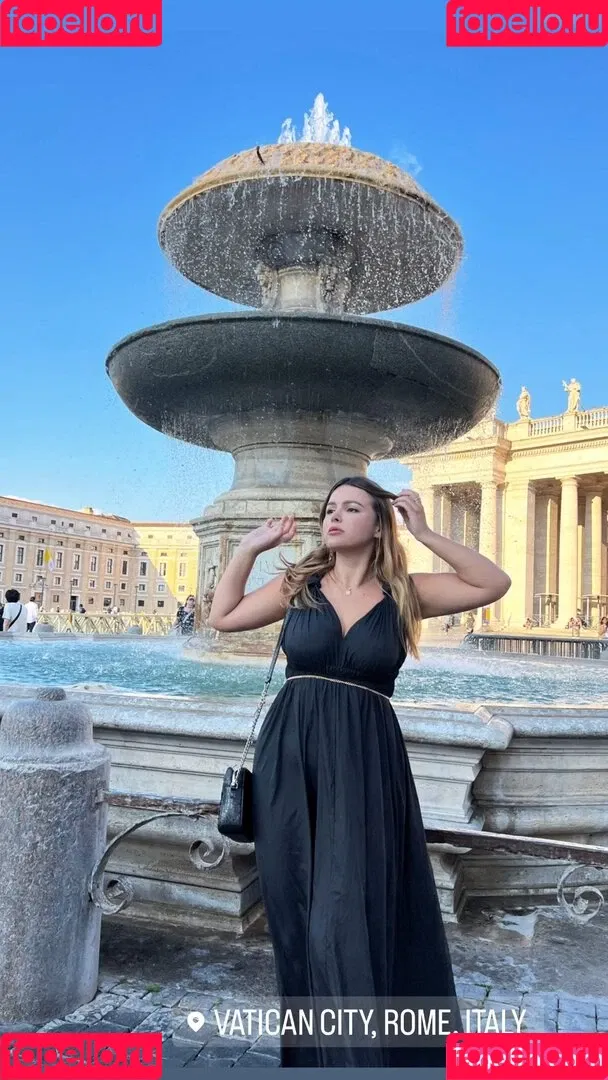 DonaSpock Onlyfans Photo Gallery 