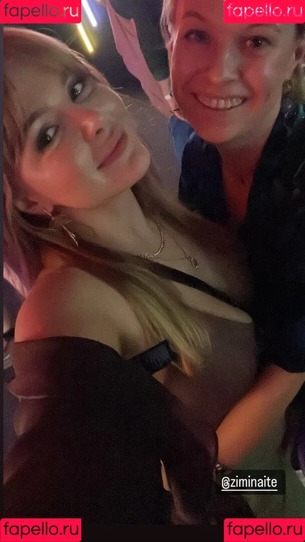DonaSpock Onlyfans Photo Gallery 