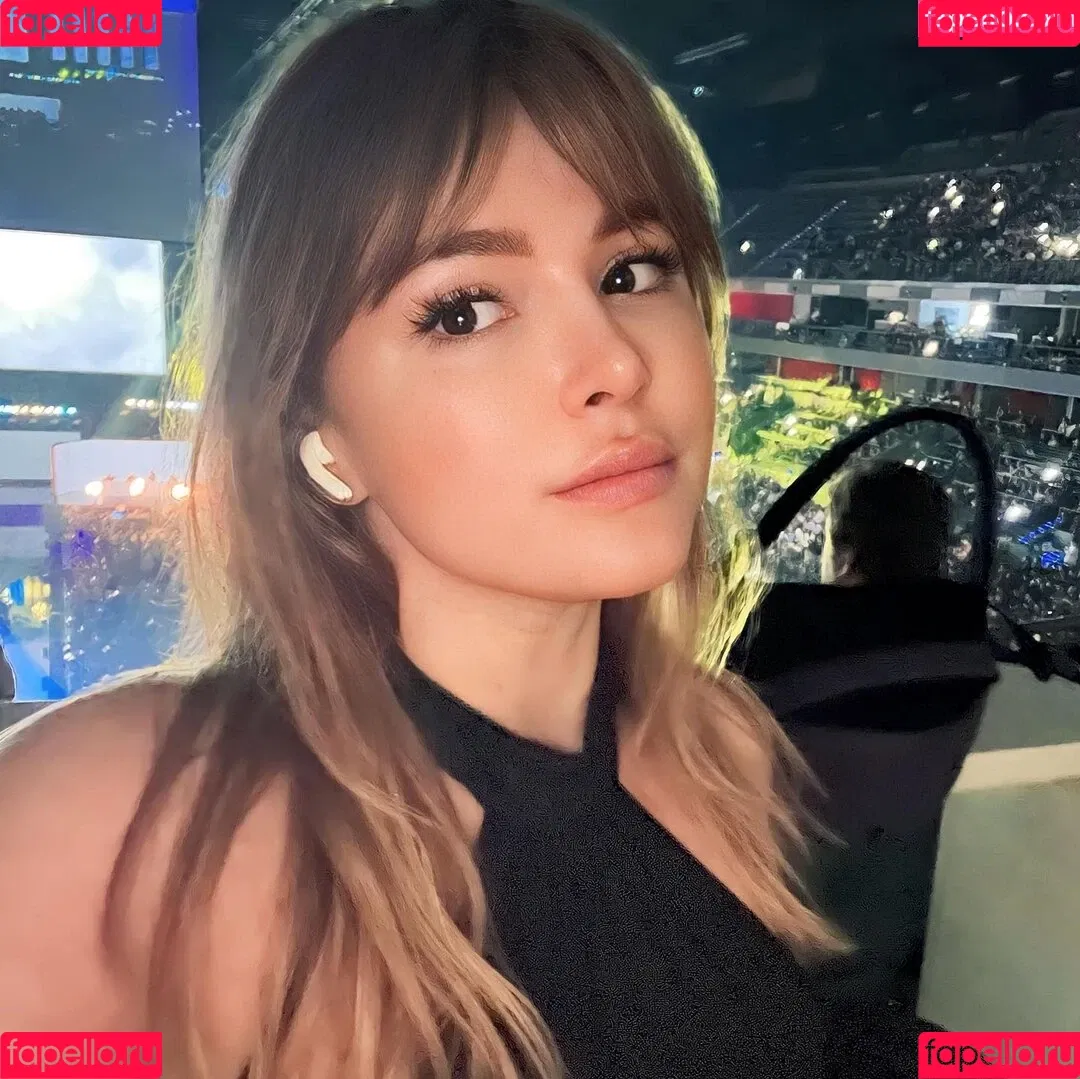 DonaSpock Onlyfans Photo Gallery 