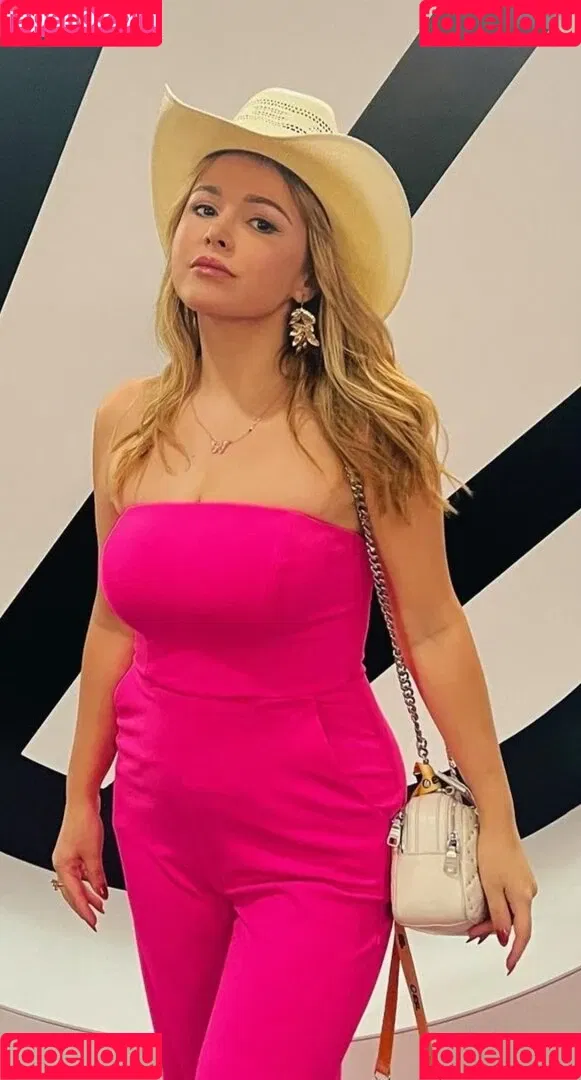 DonaSpock Onlyfans Photo Gallery 