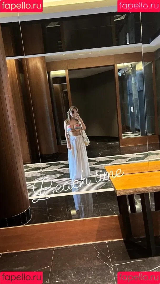DonaSpock Onlyfans Photo Gallery 